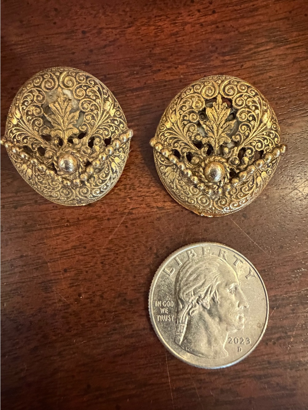 Vintage brass antique Gold-Tone Earrings - Picture 4 of 6